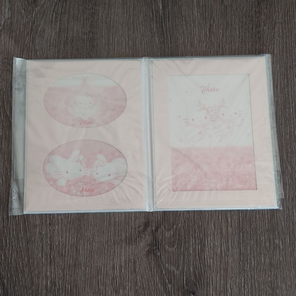 Hello Kitty 30 Years Photo Album - Picture 4 of 7